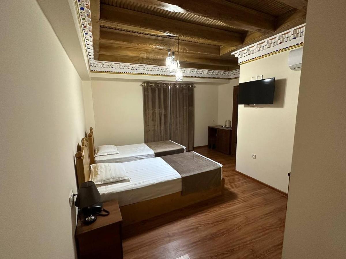 Antique Hotel Imran Buhara Exterior foto